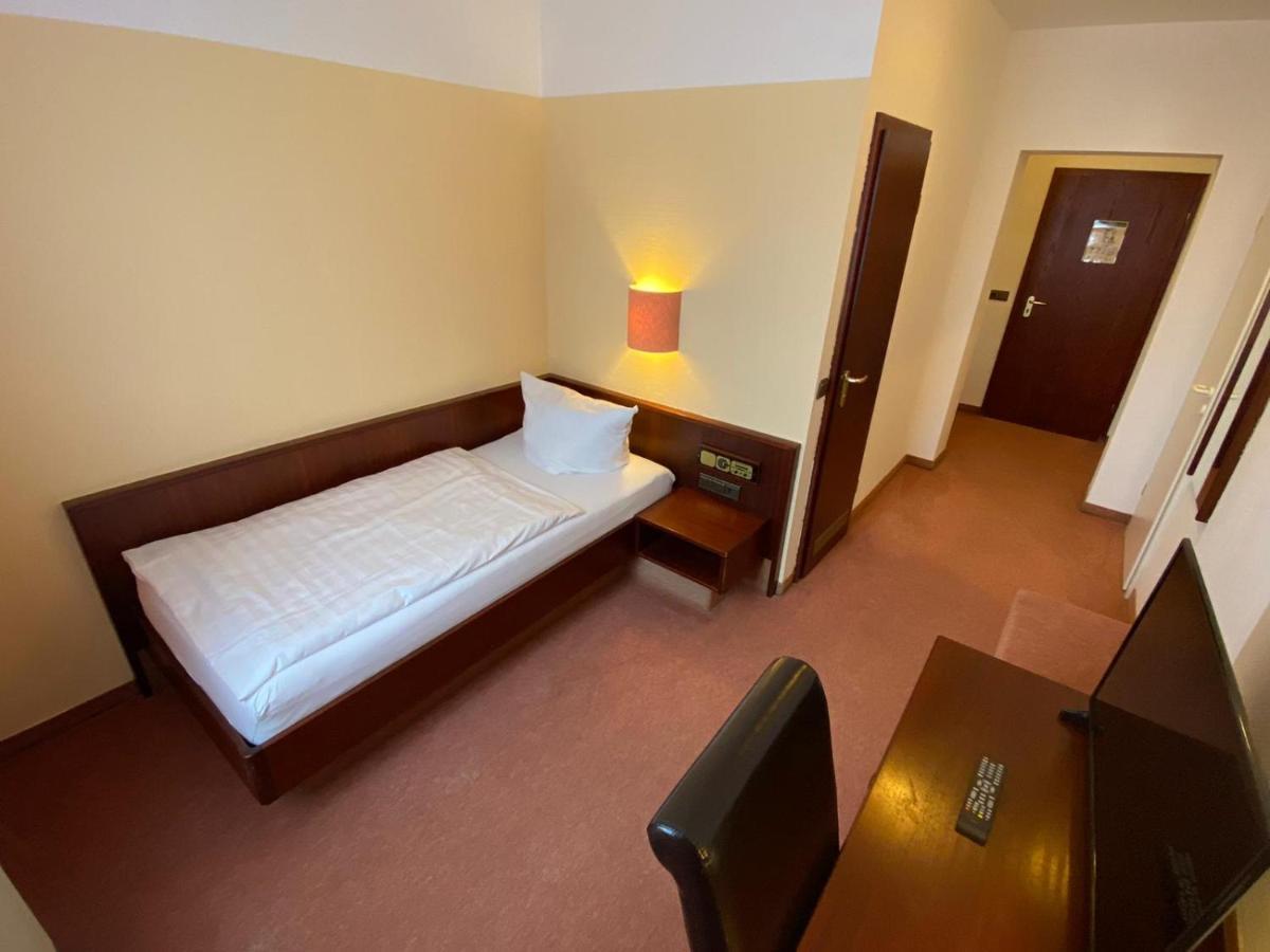 Hotel Goldener Loewe Zeulenroda-Triebes Extérieur photo