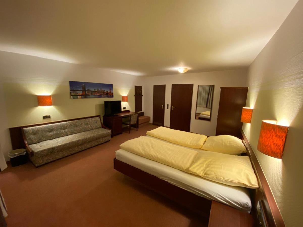 Hotel Goldener Loewe Zeulenroda-Triebes Extérieur photo